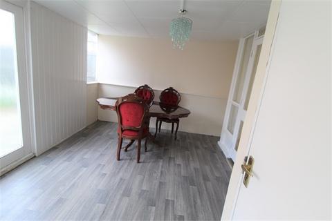4 bedroom semi-detached house to rent, Brinkburn Gardens, EDGWARE, HA8