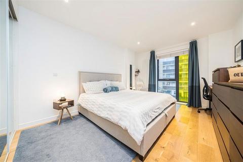 2 bedroom flat for sale, Waleorde Road, London SE17