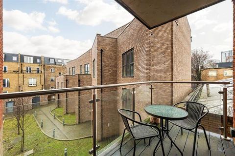 2 bedroom flat for sale, Waleorde Road, London SE17