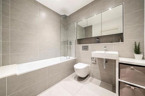 2 bedroom flat for sale, Waleorde Road, London SE17