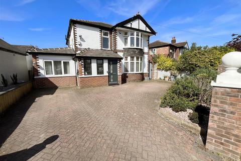3 bedroom detached house for sale, Meadway, Sale
