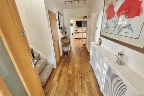 3 bedroom detached house for sale, Meadway, Sale