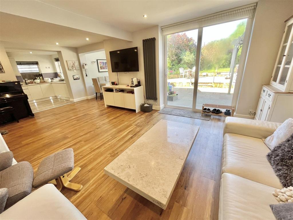 Lounge Area 2
