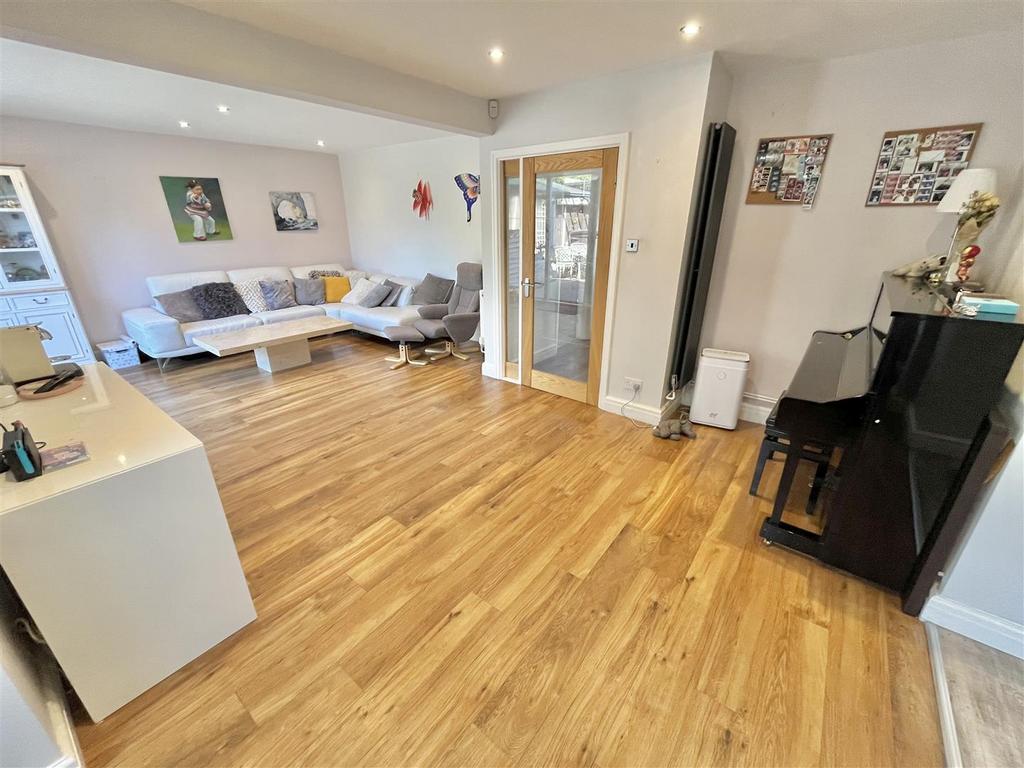 Lounge Dining Room