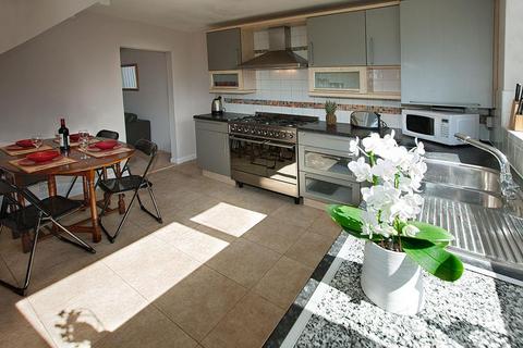4 bedroom end of terrace house to rent, Hanover Place, Canterbury, Kent, CT2