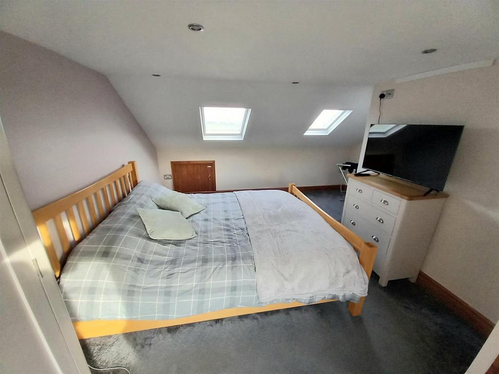 Fieldview Bed 2.jpg