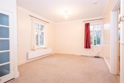 2 bedroom apartment to rent, Park Street, Camberley GU15