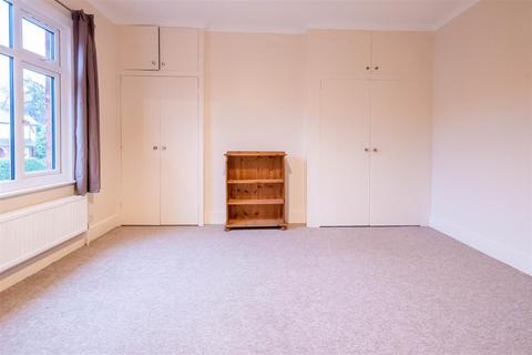 2 bedroom apartment to rent, Park Street, Camberley GU15