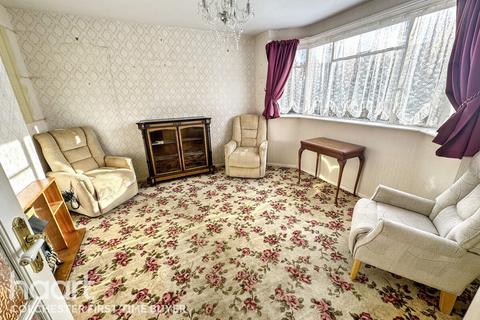 3 bedroom semi-detached house for sale, Harwich Road, Colchester
