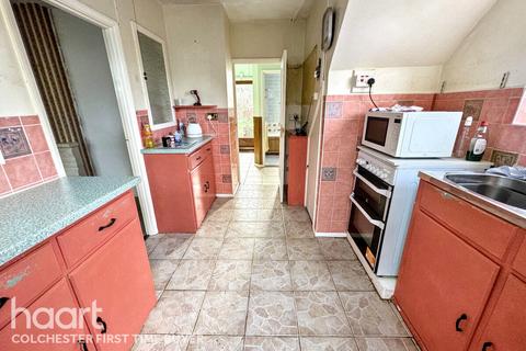 3 bedroom semi-detached house for sale, Harwich Road, Colchester