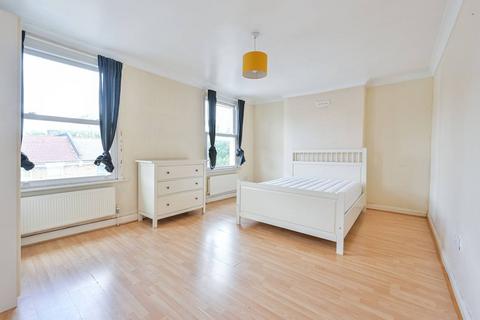 3 bedroom flat for sale, Drakefell Road, Nunhead, London, SE4