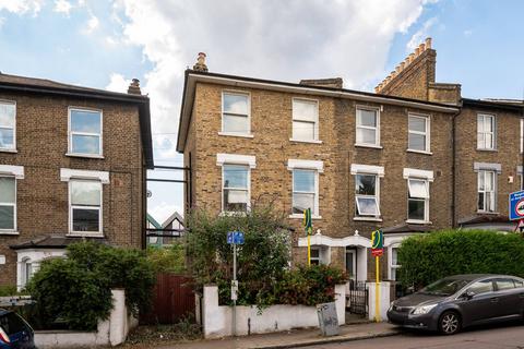 3 bedroom flat for sale, Drakefell Road, Nunhead, London, SE4