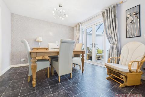 4 bedroom detached house for sale, Derwen court,Sontley Road, Wrexham