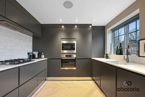 2 bedroom apartment for sale, Kingsbridge Court, 1 Dockers Tanner Road, Docklands, London, E14