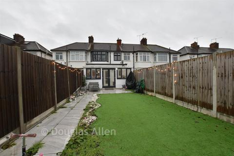 3 bedroom terraced house for sale, Christie Gardens, Romford, Essex