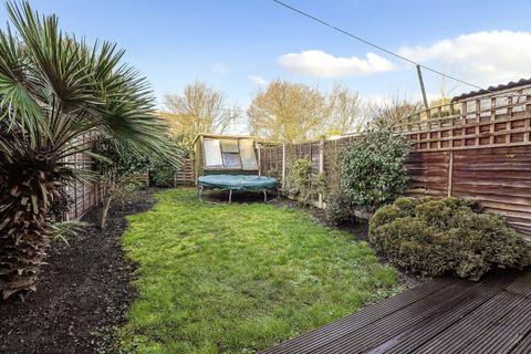 2 bedroom terraced house to rent, Hartfield Crescent, London SW19