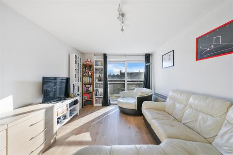 2 bedroom house for sale, Station Approach, Epsom