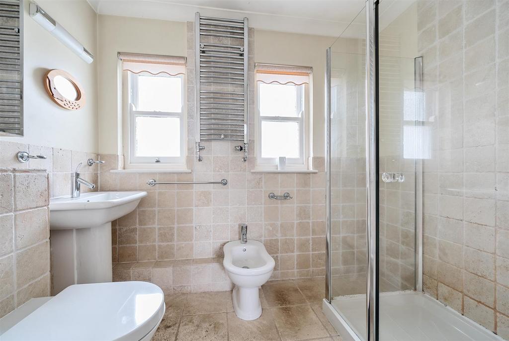 Bedroom 2 En-suite