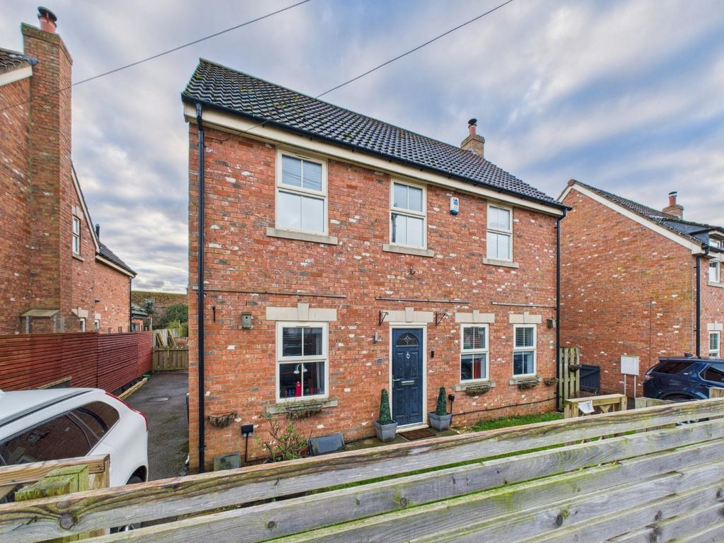 4 Bedroom Detached House - For Sale