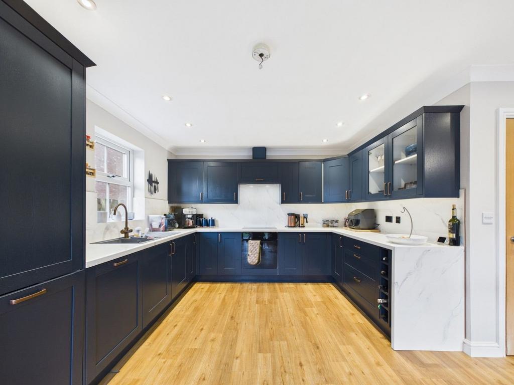 Kitchen/Dining Area