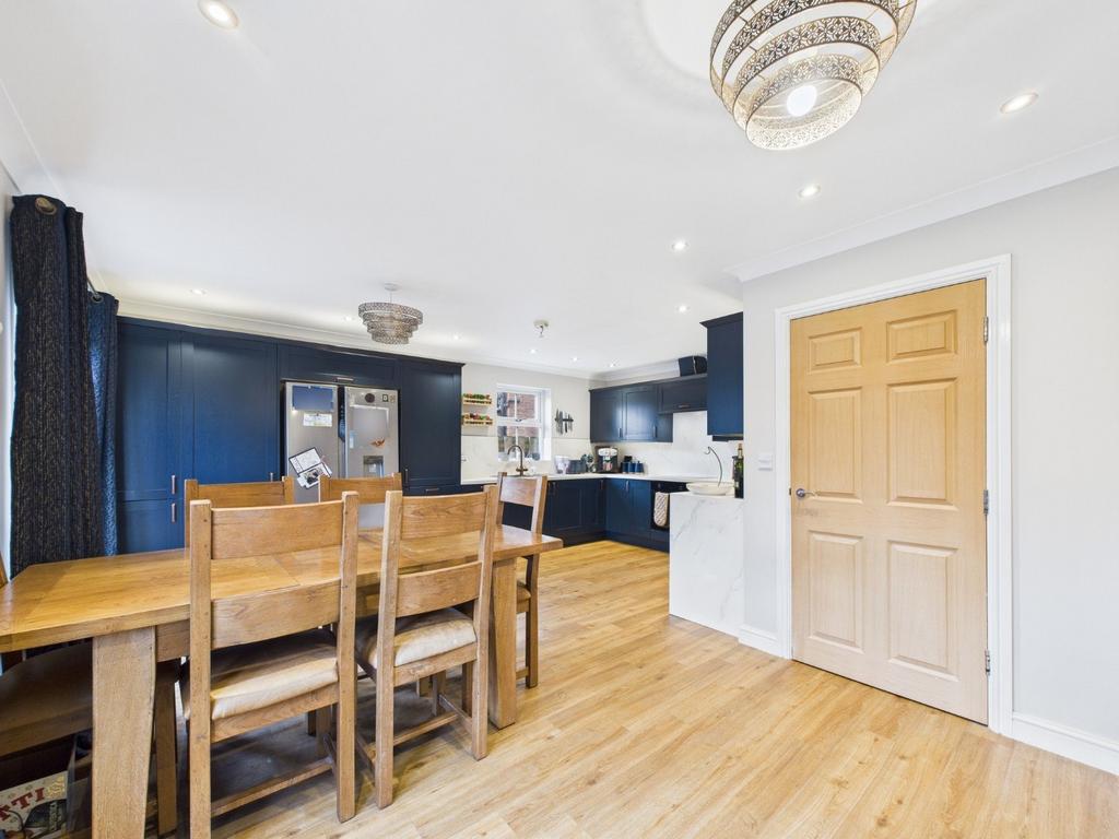 Kitchen/Dining Area