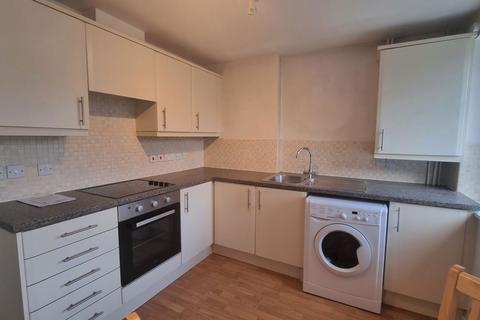 2 bedroom flat to rent, Gospel End Road, Dudley