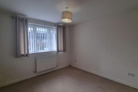 2 bedroom flat to rent, Gospel End Road, Dudley