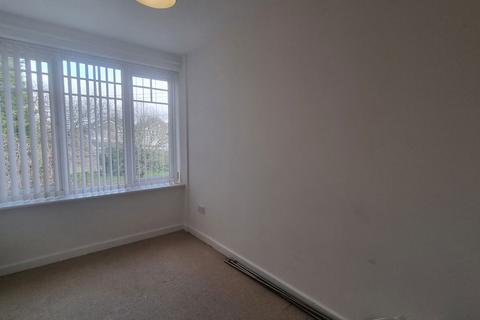 2 bedroom flat to rent, Gospel End Road, Dudley
