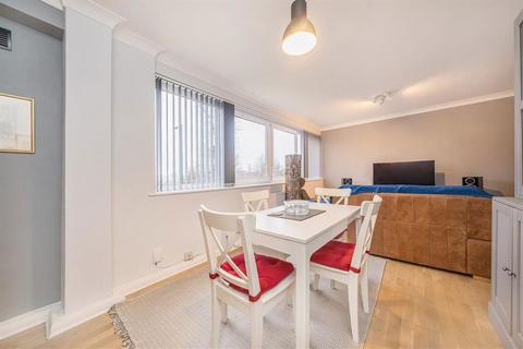 2 bedroom flat for sale, Church Grove, Kingston Upon Thames KT1