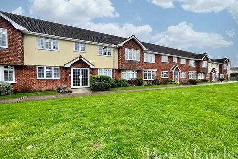 2 bedroom apartment for sale, Nelmes Way, Hornchurch, RM11