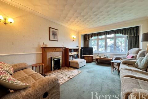 2 bedroom apartment for sale, Nelmes Way, Hornchurch, RM11