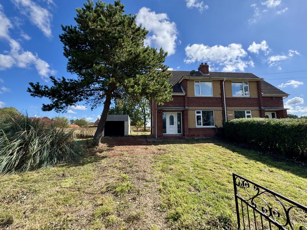 3 Bedroom House - semi-detached for Sale
