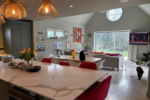 4 bedroom detached house to rent, Milland, Liphook, West Sussex, GU30