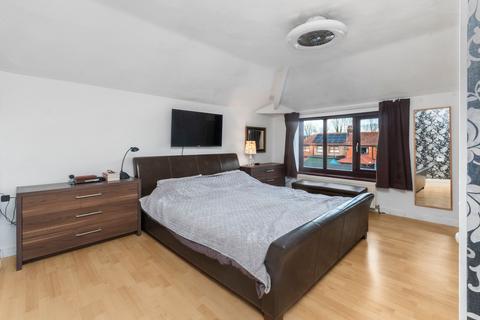 4 bedroom semi-detached house for sale, Hayfield Road, Woolston, WA1