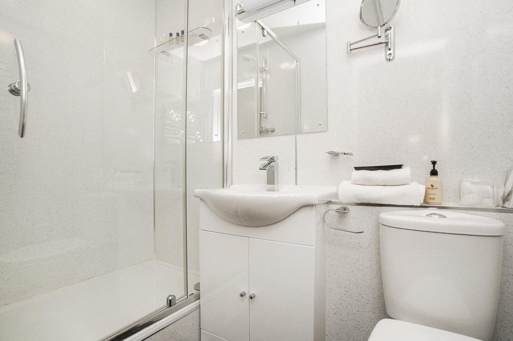 En-Suite Shower Room (Bed 2)