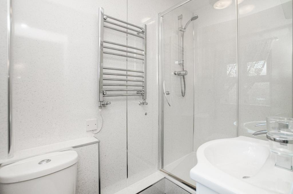 En-Suite Shower Room (Bed 4)