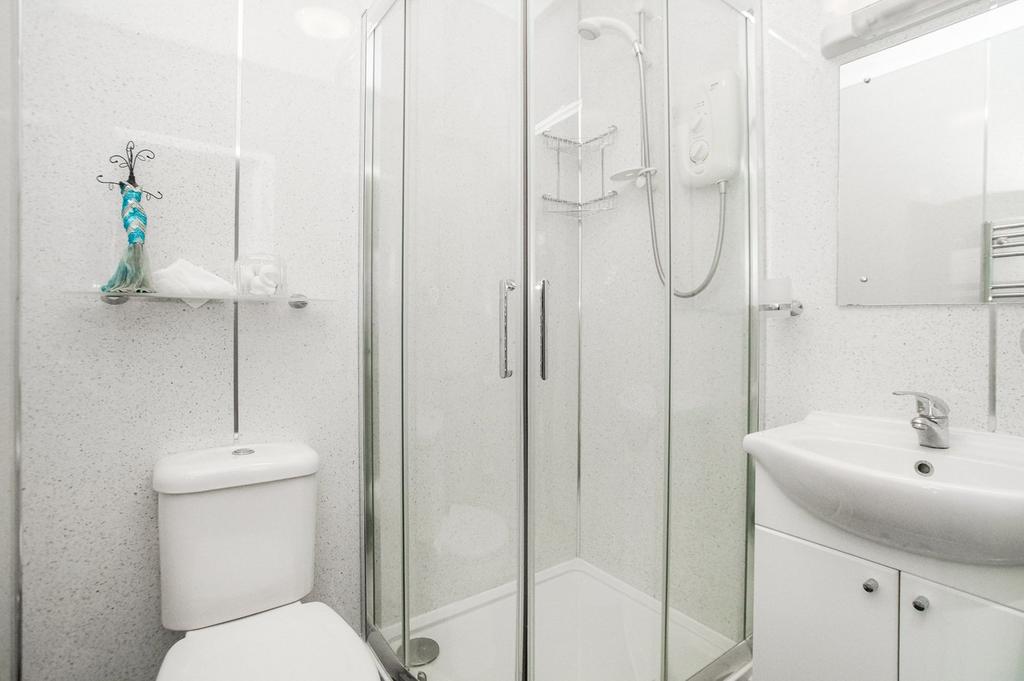 En-Suite Shower Room (Bed 5)