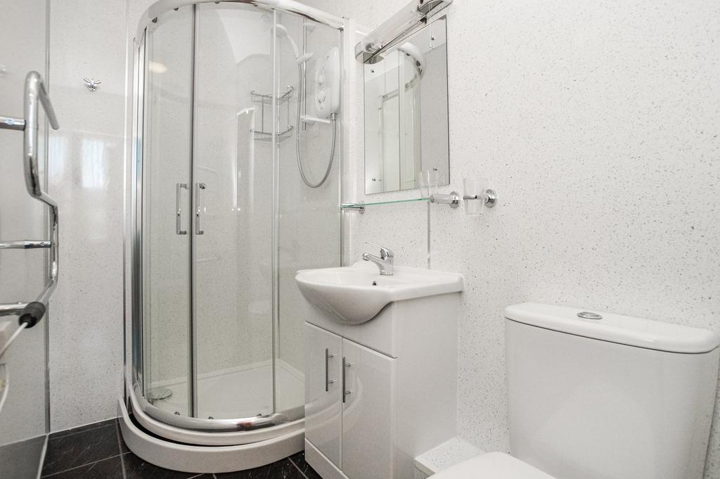 En-Suite Shower Room (Bed 6)
