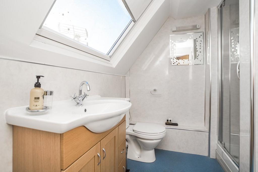 En-Suite Shower Room (Bed 7)