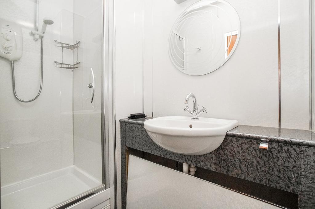 En-Suite Shower Room (Bed 8)