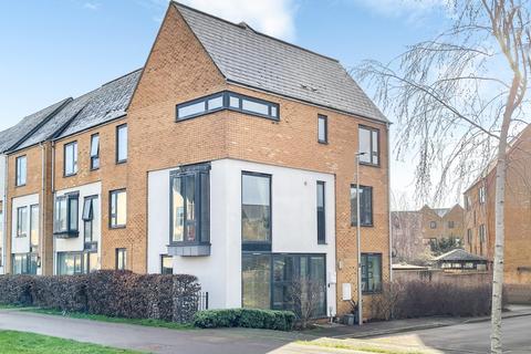 3 bedroom end of terrace house for sale, Loughborough Drive, Broughton, Milton Keynes, MK10