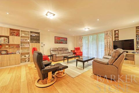 undefined, Cliveden Gages, Taplow, SL6