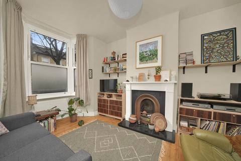 1 bedroom flat for sale, Murchison Road, London, E10