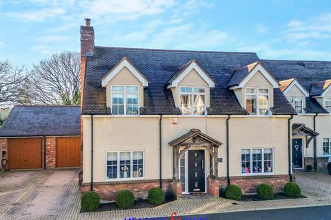 4 bedroom detached house for sale, Outings Lane, Doddinghurst, Brentwood