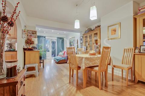 4 bedroom semi-detached house for sale, Alder Grove, London, NW2