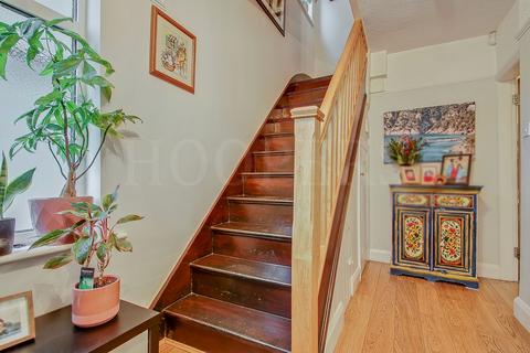 4 bedroom semi-detached house for sale, Alder Grove, London, NW2
