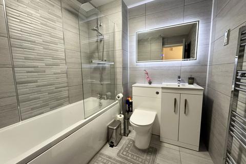 2 bedroom apartment for sale, Old Dickens Heath Road, Dickens Heath