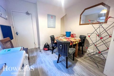 4 bedroom terraced house for sale, Mill Road, Great Yarmouth