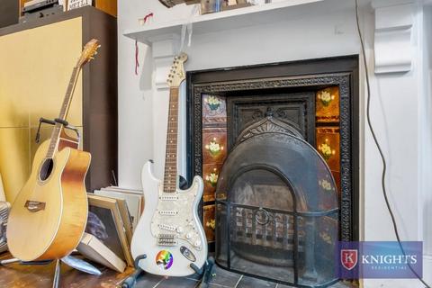 3 bedroom apartment for sale, Stamford Road , Seven Sisters, N15
