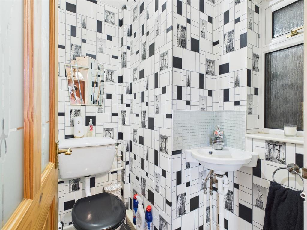Cloakroom/WC